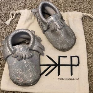 EUC! Hologram Freshly Picked Mocs size 3